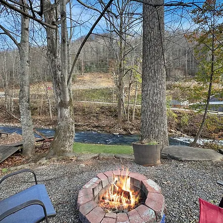 Villa Bearly Behaving Creekside